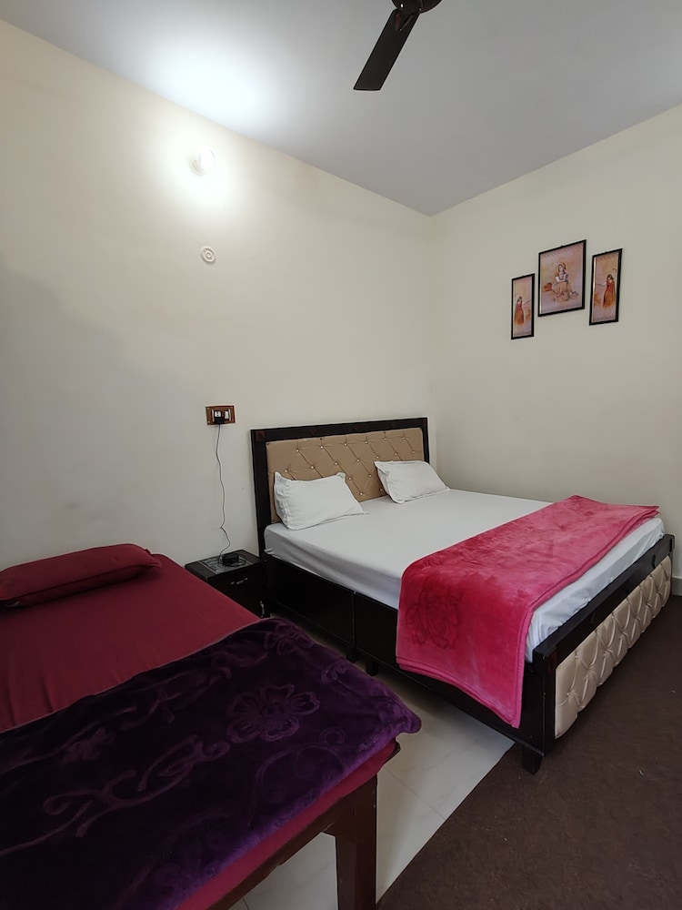 Sri Shakti Hotel & Restaurant