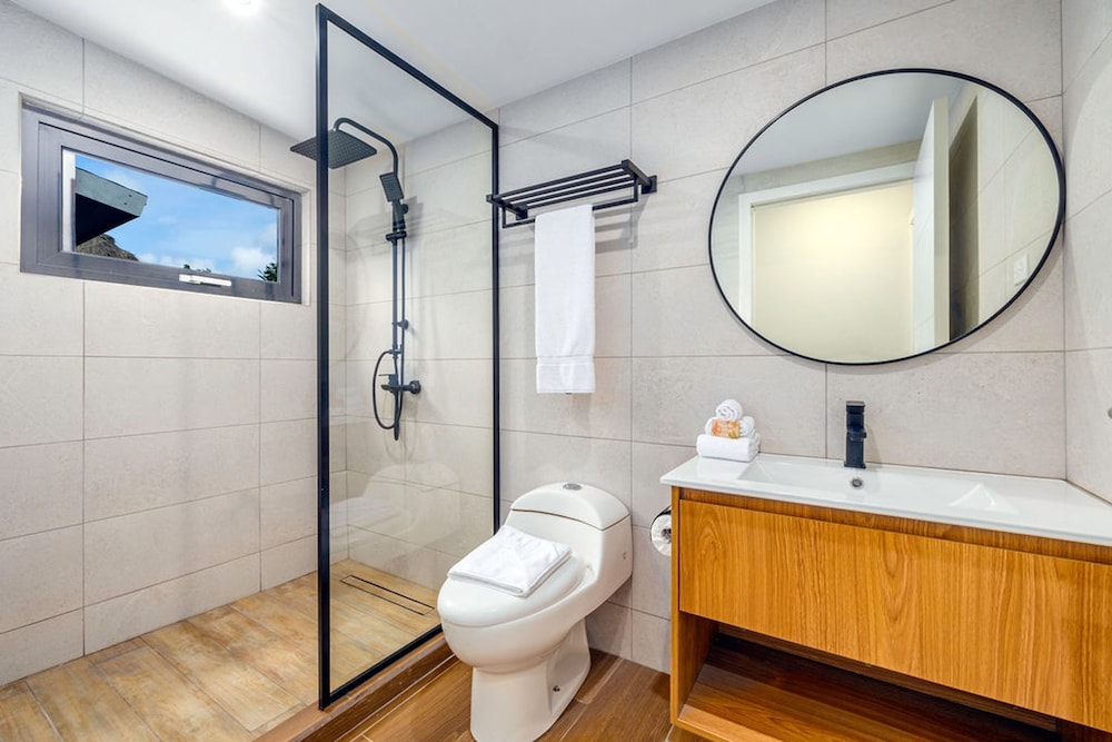 Brand NEW 2br1ba w Privatepool in Amazing Location
