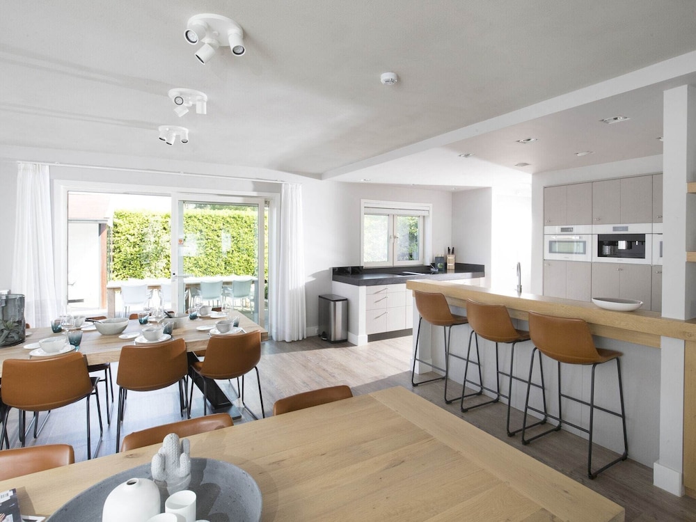 Luxury Villa With Outdoor Kitchen and Lake View view 5