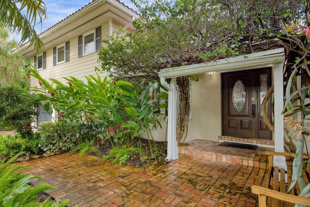 Coral Ridge Getaway by Avantstay Pool Hot Tub Billiards 5mins to Beach