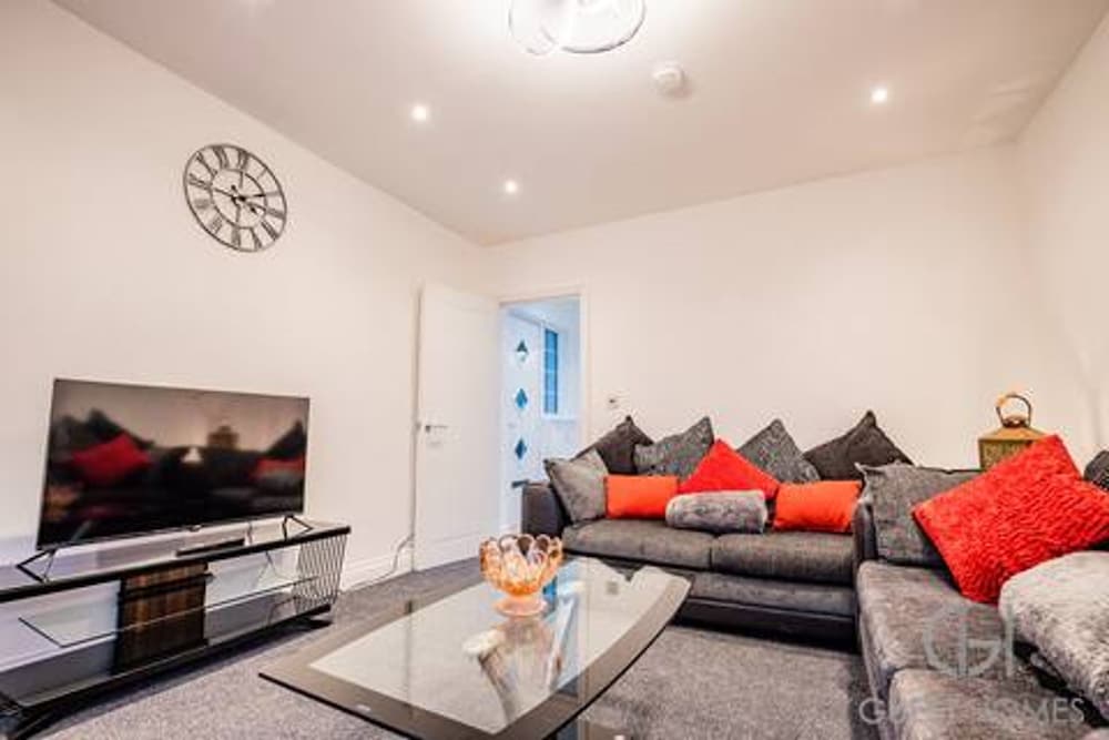 Host Stay Broadland House