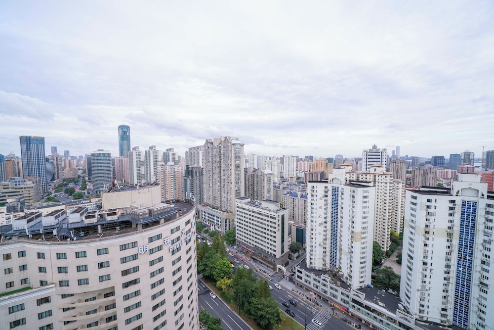 Tyms 1BR APT Huijing Garden