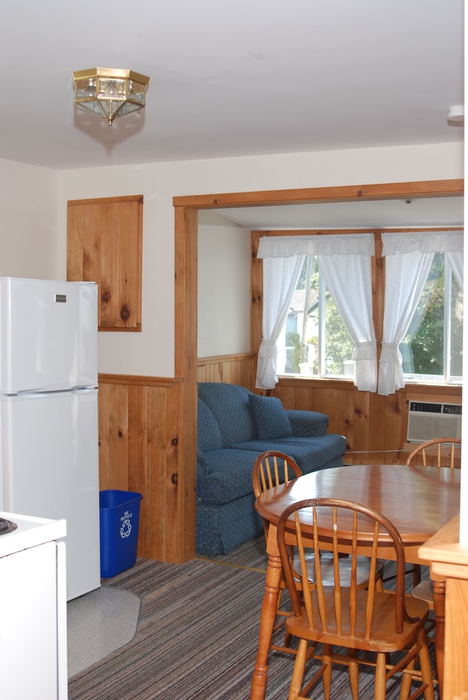 Shining Waters Cottages