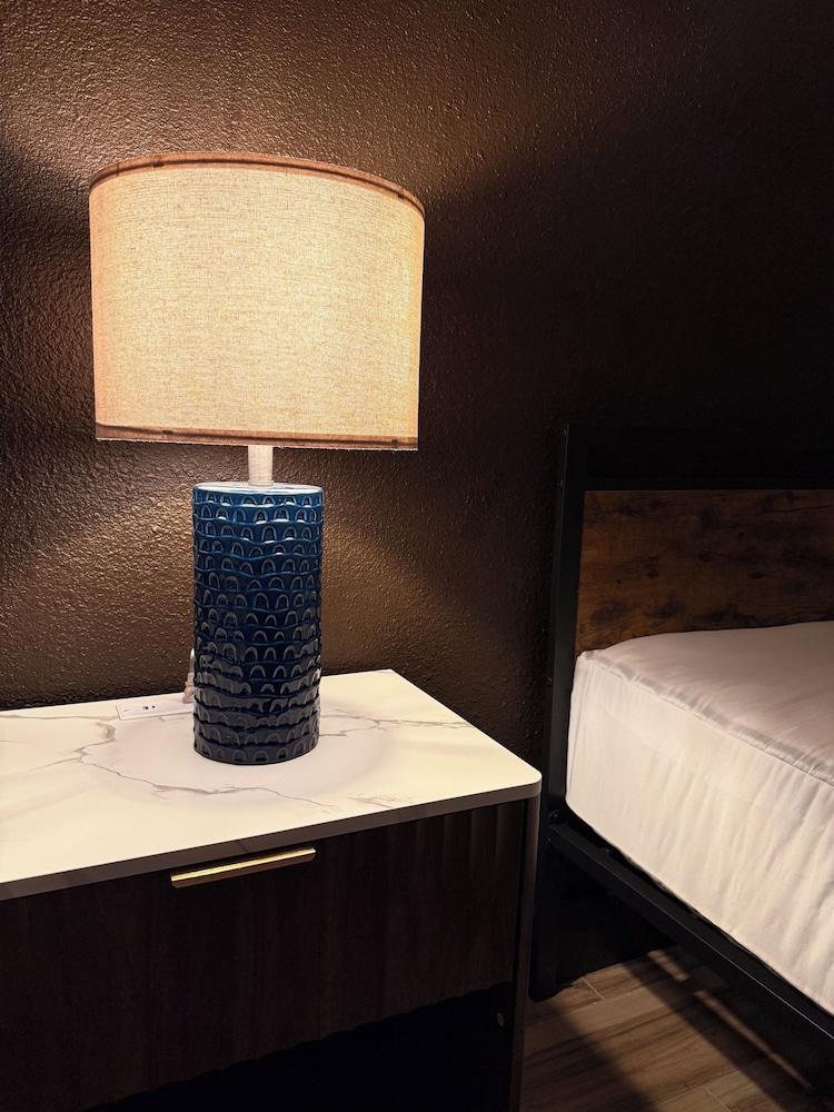 The Windmill Motel