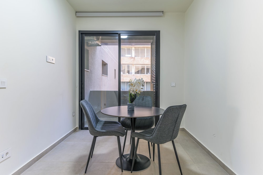 Achrafieh Gate - Modern 3-BR Apartments