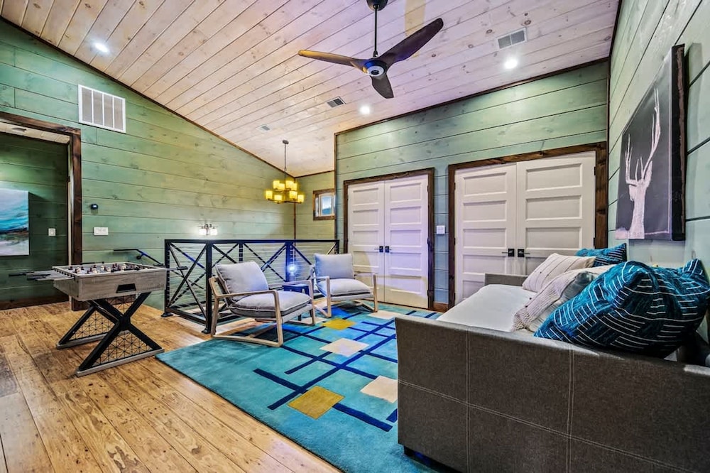 Sleeps18 Views 2 Hottubs Family Reunion Retreat