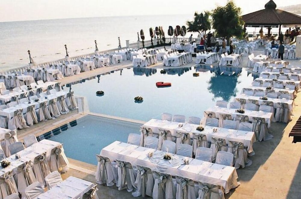 Family Resort Hotel — 11