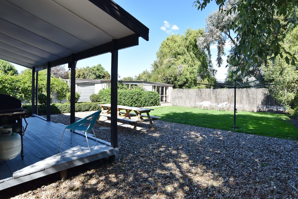 Racecourse Villa