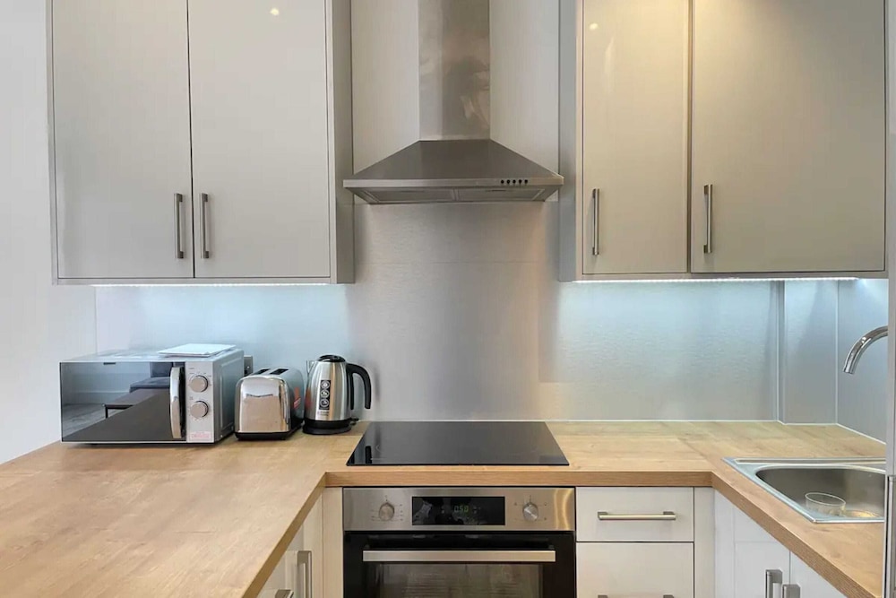 Stylish & Modern 1BD Flat, West Hampstead