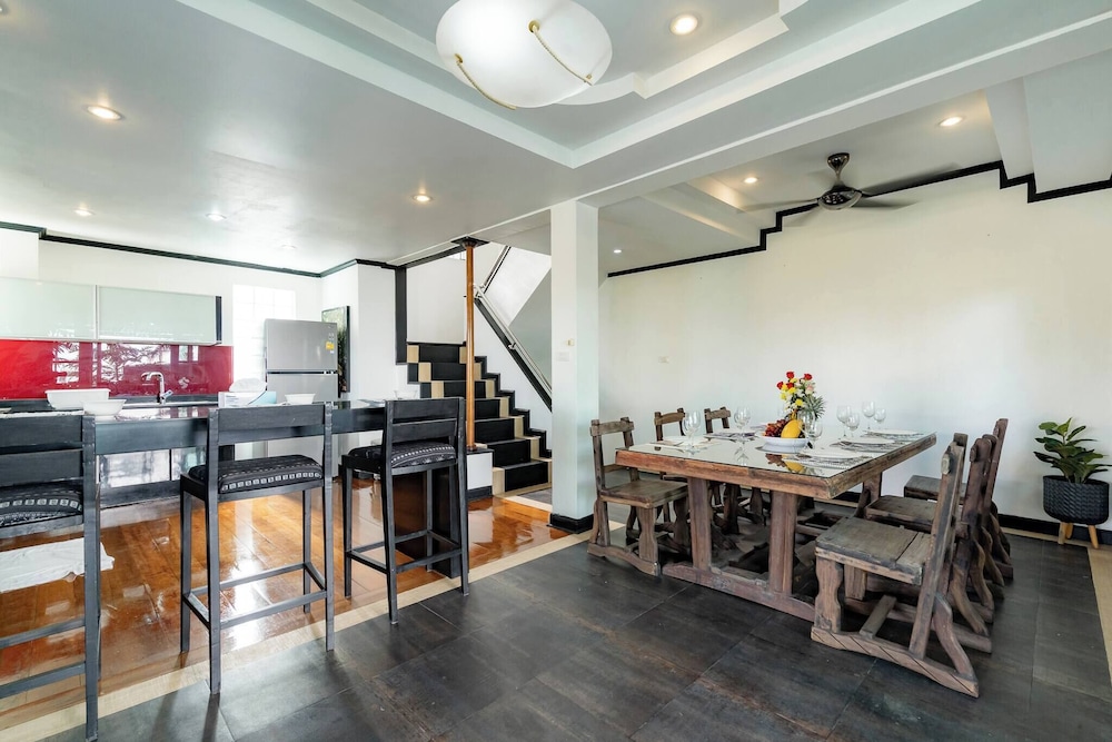 Luxurious 5-bedroom Pool Villa in Heart of Patong, Phuket