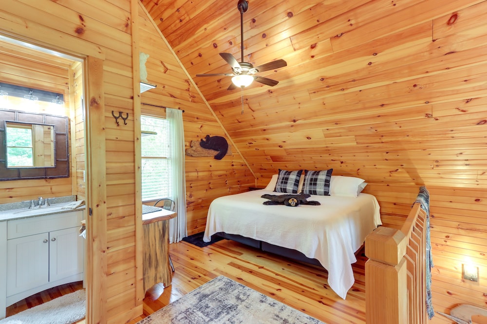 Blue Ridge Cabin Rental w/ Deck & Screened Porch! view 4