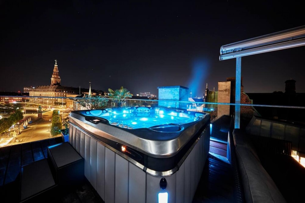 Luxury Penthouse CPH s Finest Shopping Street view 5