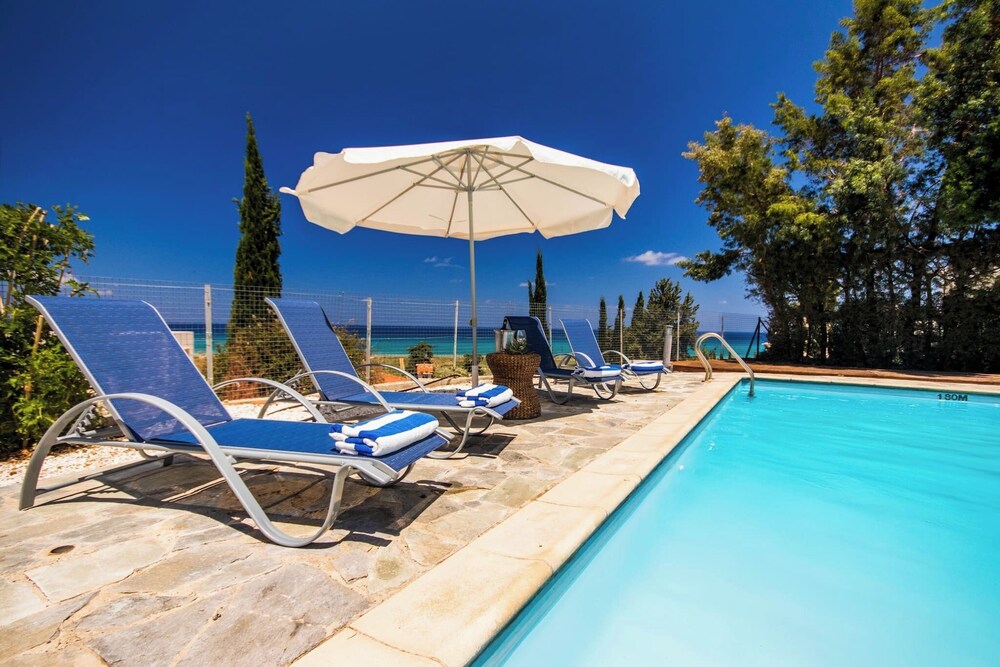 Spacious Luxury Private Sea View Villa
