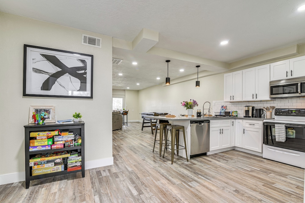 7 Mi to Kemah Boardwalk: Waterfront Houston Condo