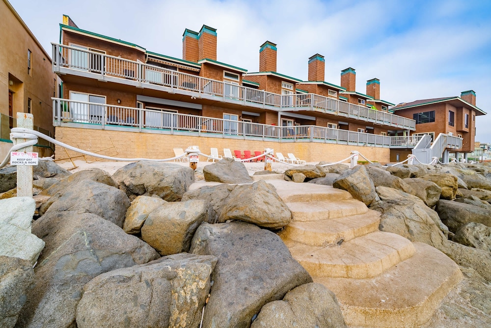 Luxury Oceanfront Condo With Private Beach Access