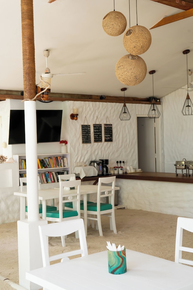 Vaali Maldives Island Escapes & Dive