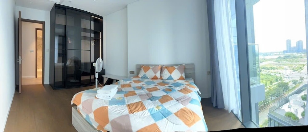 DongDong Apartment The Metropole
