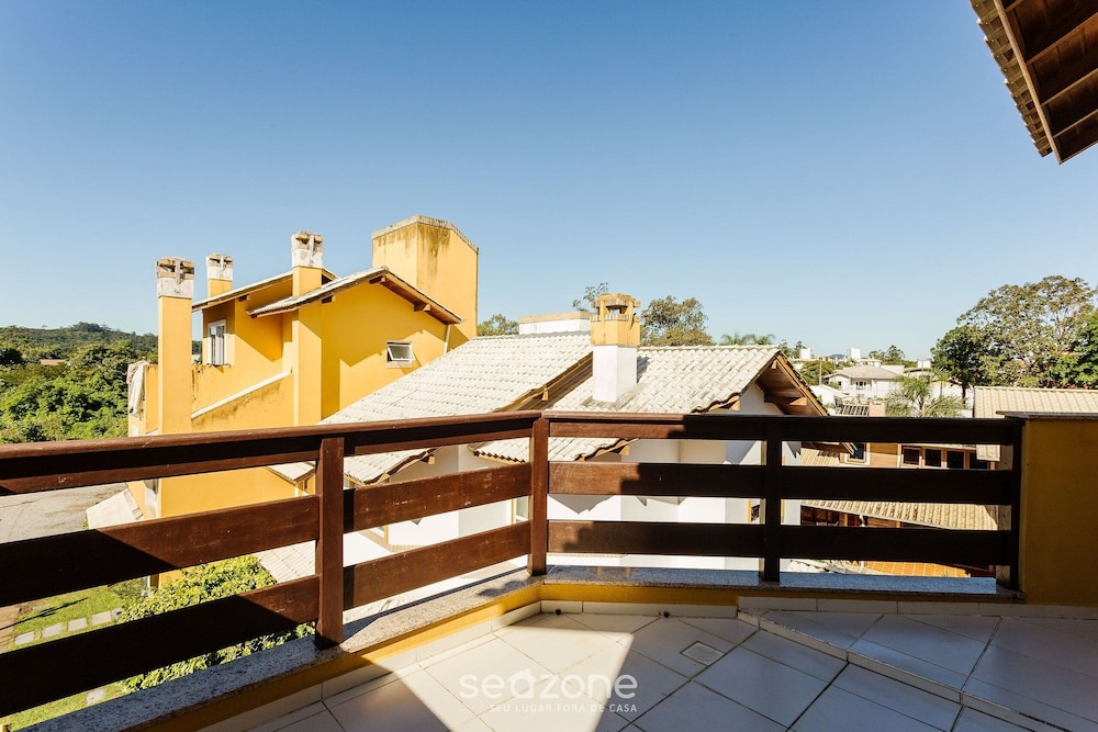 House in Condo w/ Pool, 300m From the Beach Ali024