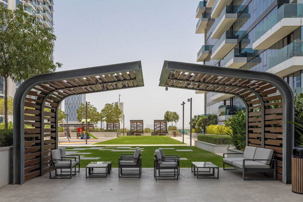 Maison Privee - Urban Parkside Living near the Iconic Dubai Frame