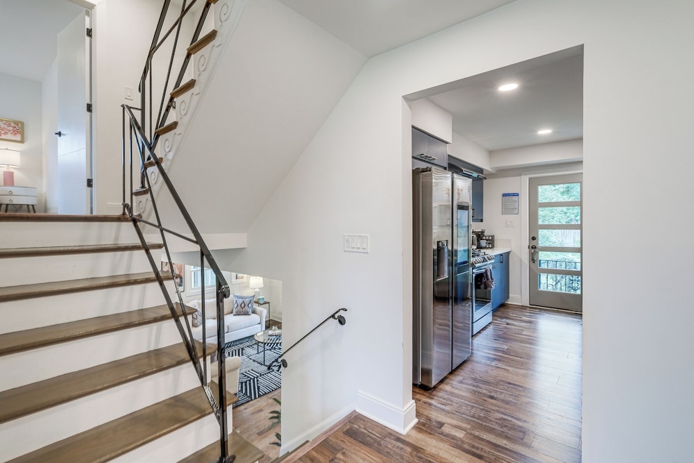 Upscale Family Retreat Near DC & Georgetown!