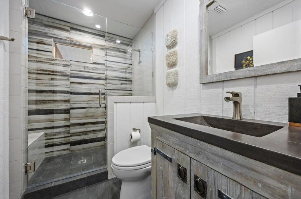 Ocean Commotion by Distinctive Beach Rentals