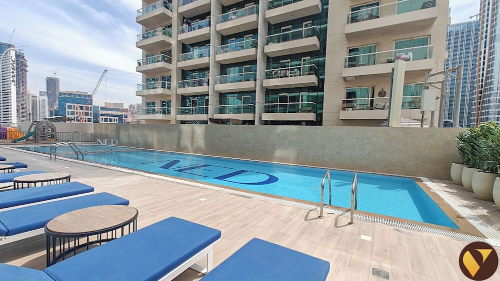 Elegant 2BR Canal View Near Dubai Mall