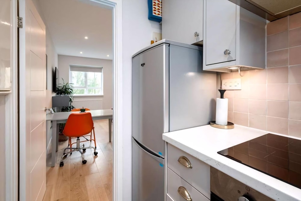 Stylish Brixton Hill Studio With Modern Charm