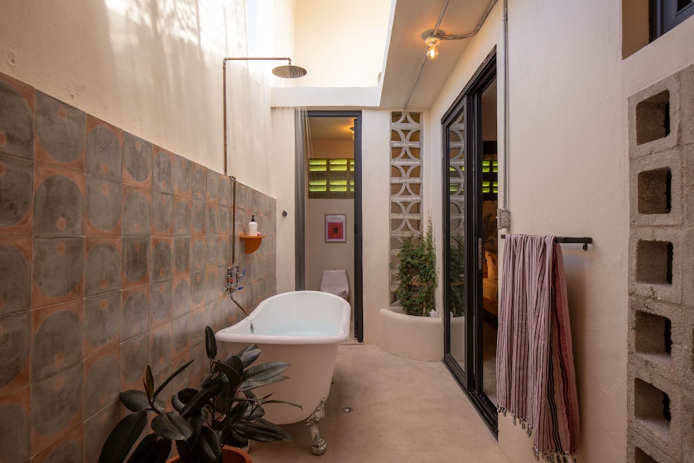 NOA by DW - Property Image 19