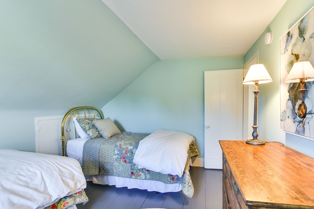 Quiet Waterfront Home: Ideal Maine Escape! view 3