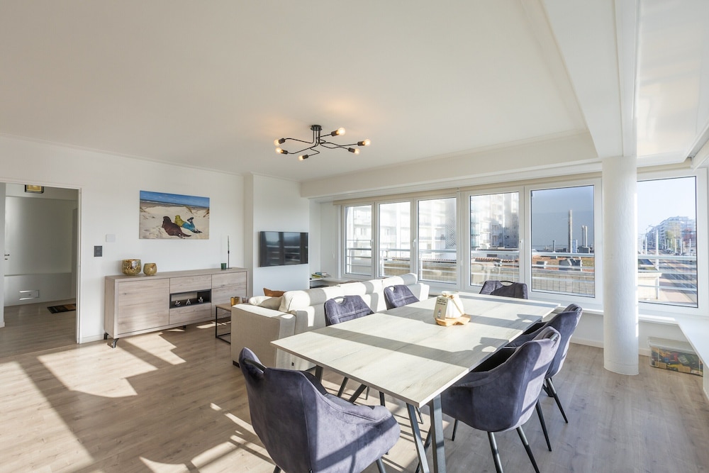 Modern Flat Near the sea