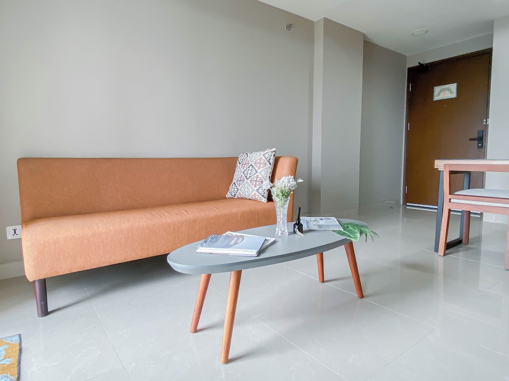 Minimalist 1Br Apartment At Mustika Golf Residence