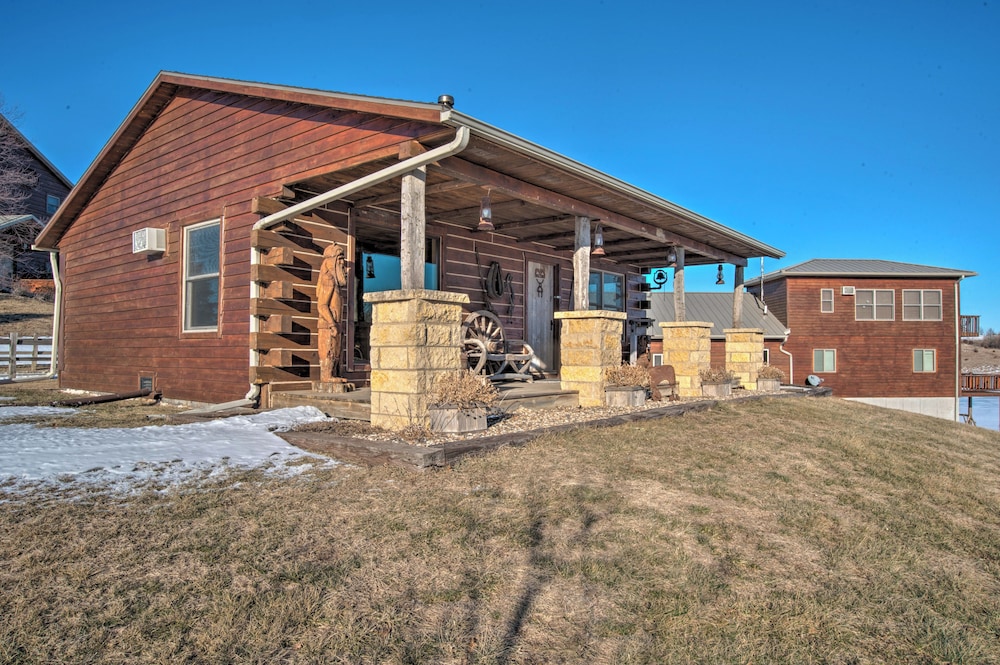 Secluded Powersville Cabin: 25 Mi to Lake Paho!