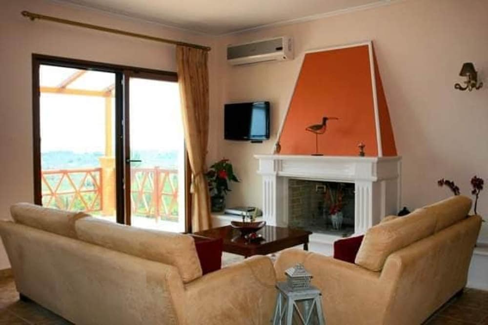 Villa Clairy 3-bedroom Villa With Private Pool