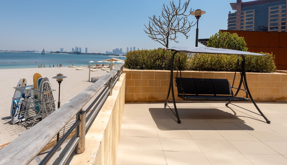 Exquisite 2BR w Exclusive Beach Access at the Palm
