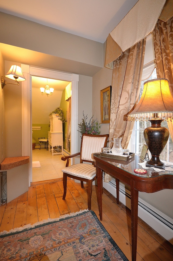 The Briarwood B&B