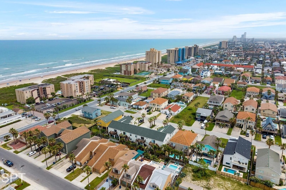 Sea Dancer #10 2 Bedroom Condo by RedAwning view 2