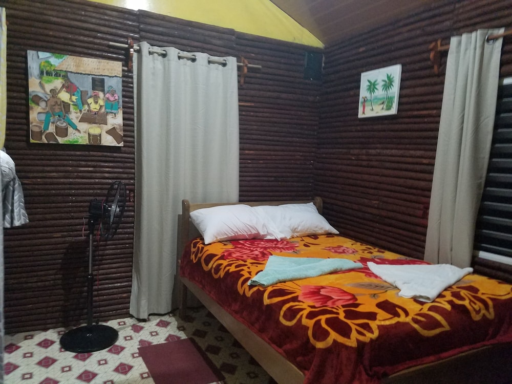 Palmento Grove Eco Cultural & Fishing Lodge