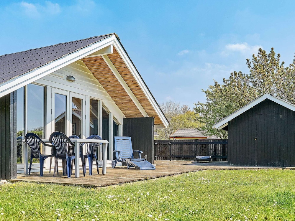 6 Person Holiday Home in Hemmet