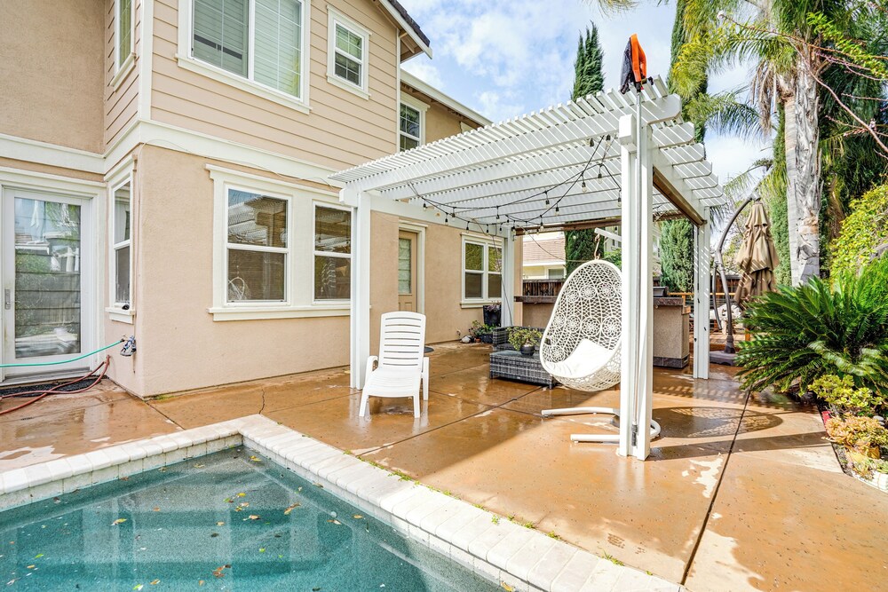 Pool & Hot Tub Access: Brentwood Getaway!