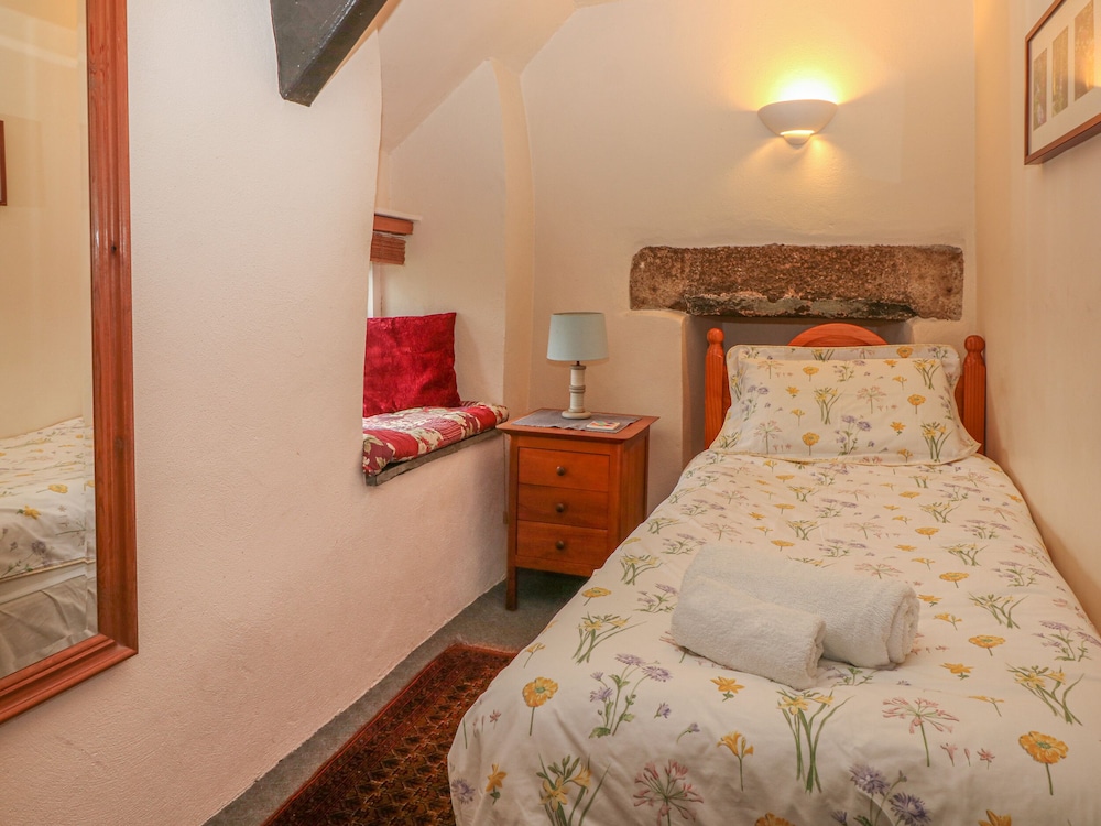 Churchgate Cottage view 4