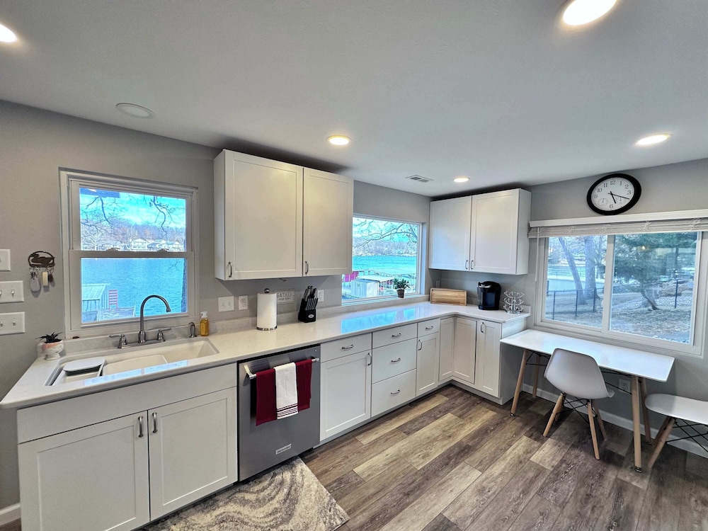 Red Deer Cabin Stay for 8!