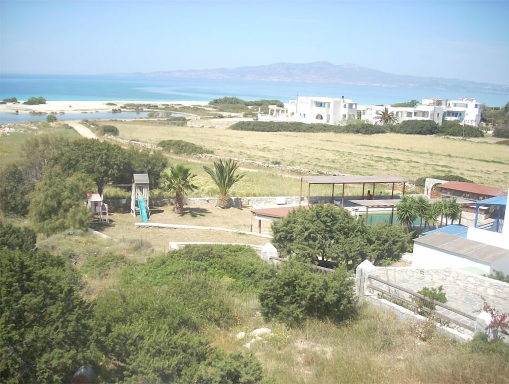 Aeraki Studios & Apartments