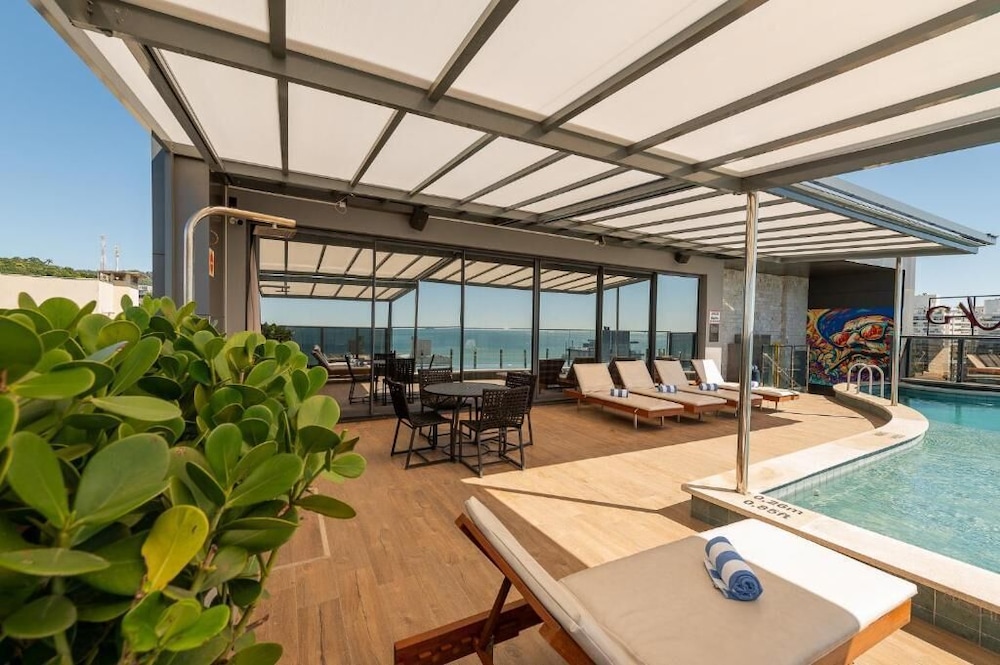 Luxury Stay Steps from Praia Brava