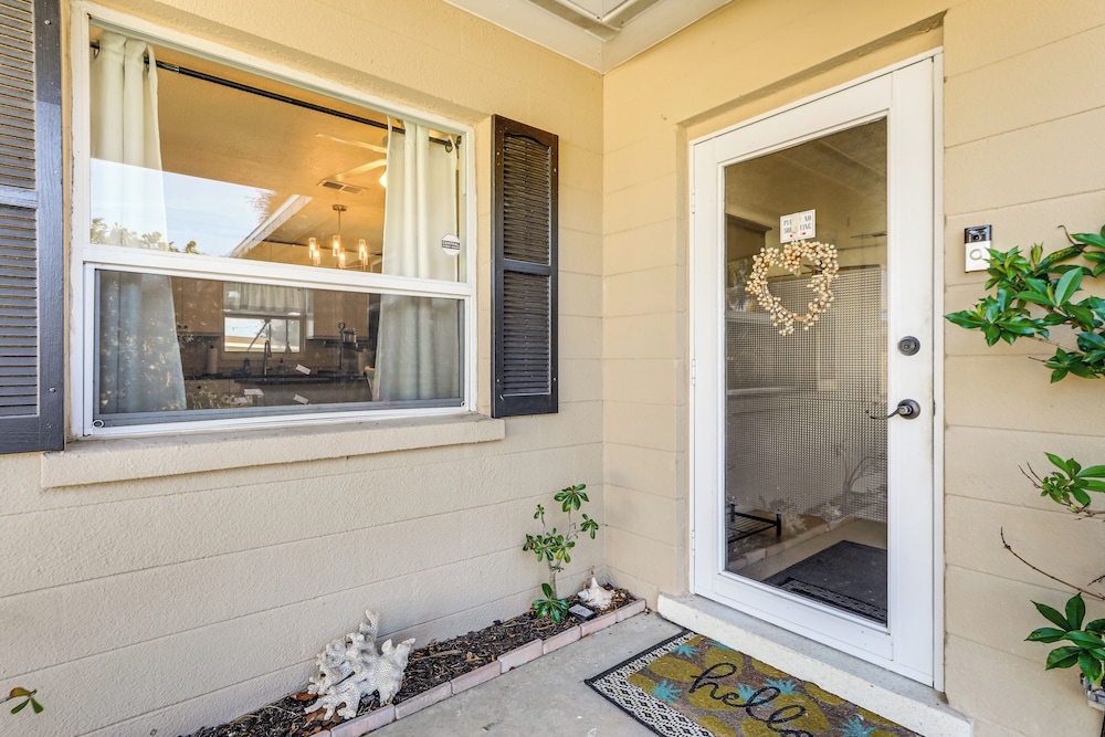 4 Mi to Historic Dtwn Venice: Home w/ Heated Pool!