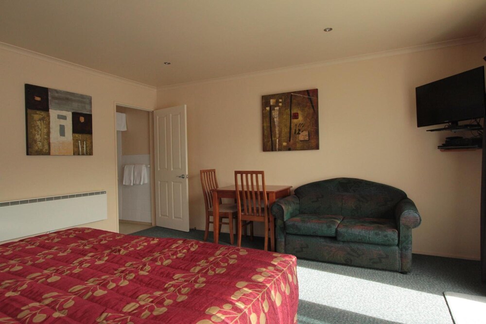 Heritage Court Motel