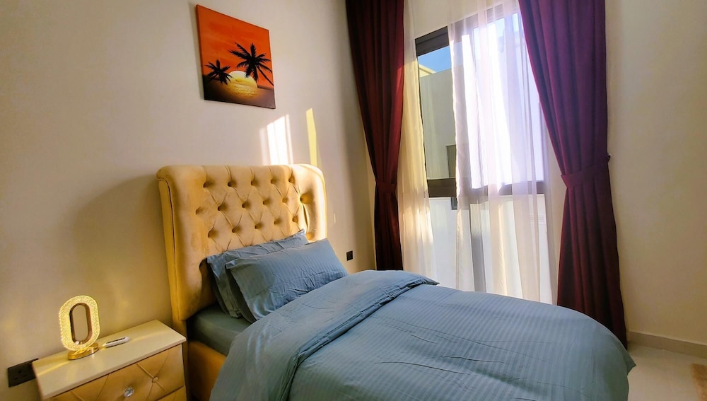 DH2 450 Classy 3 BHK Villa Zinnia