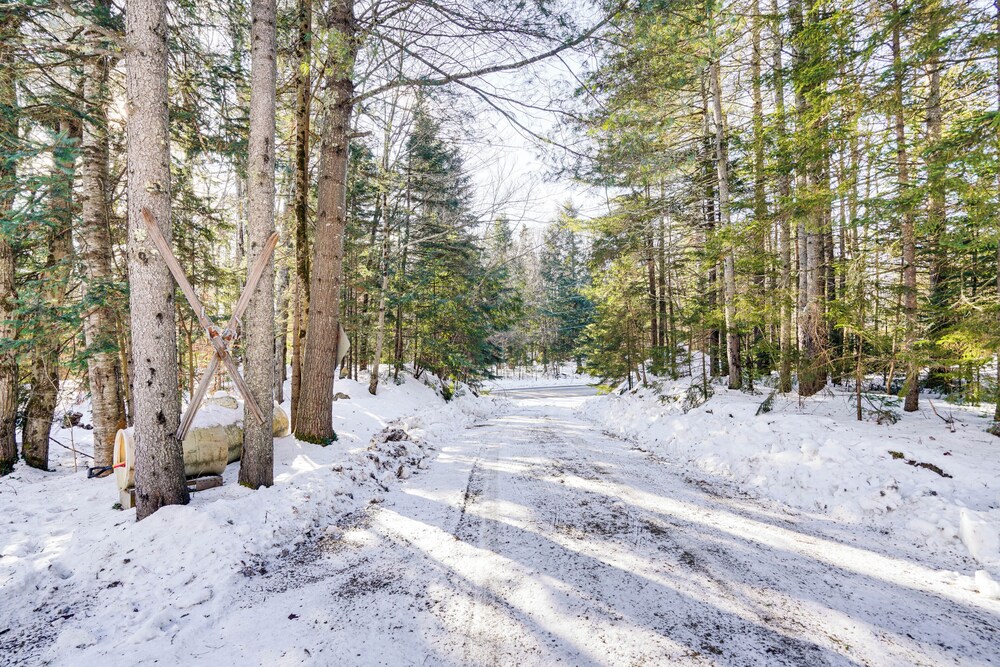 5 Mi to Ski: Family-friendly Home in West Dover!