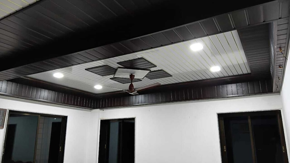 Hotel Jijau Darbar