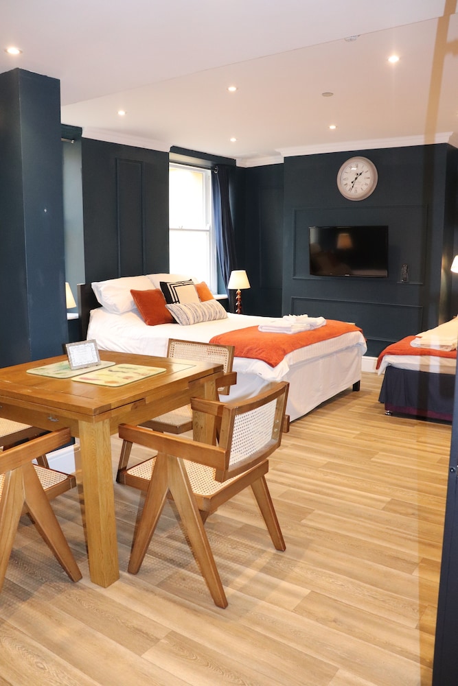 Rooms on The Prom