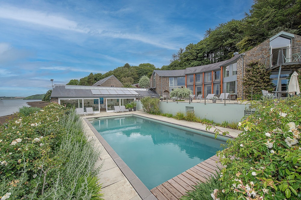 Curlew House